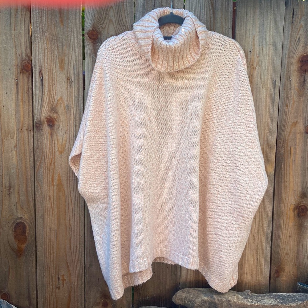 Women’s pink LOFT poncho, size S-XS